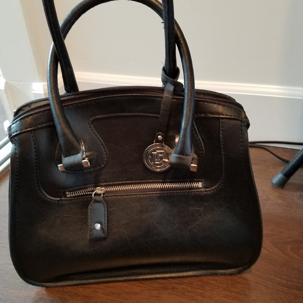 "LONDON FROG" handbag.